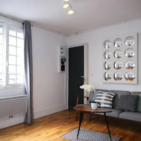 Confortable Flat- 2P- Belleville - Sambre * פריז